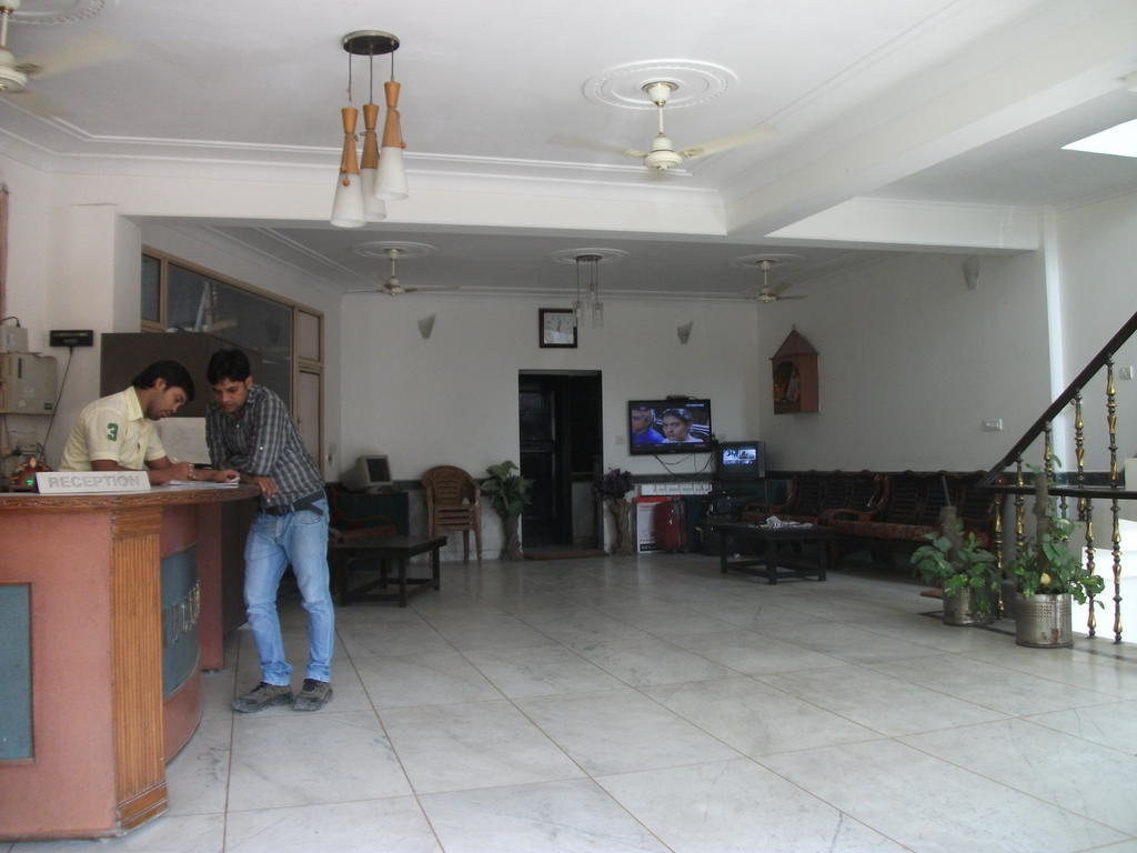 Hotel Shalimar Nowe Delhi Zewnętrze zdjęcie